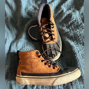 Vans winter sneaker, suede/ waxed canvas toe/ scotchguard.